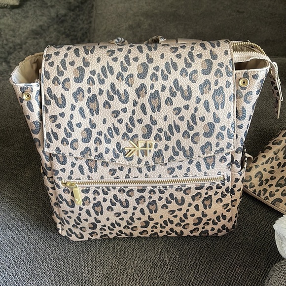 Freshly picked mini classic bag & zip pouch wallet. - Picture 3 of 9